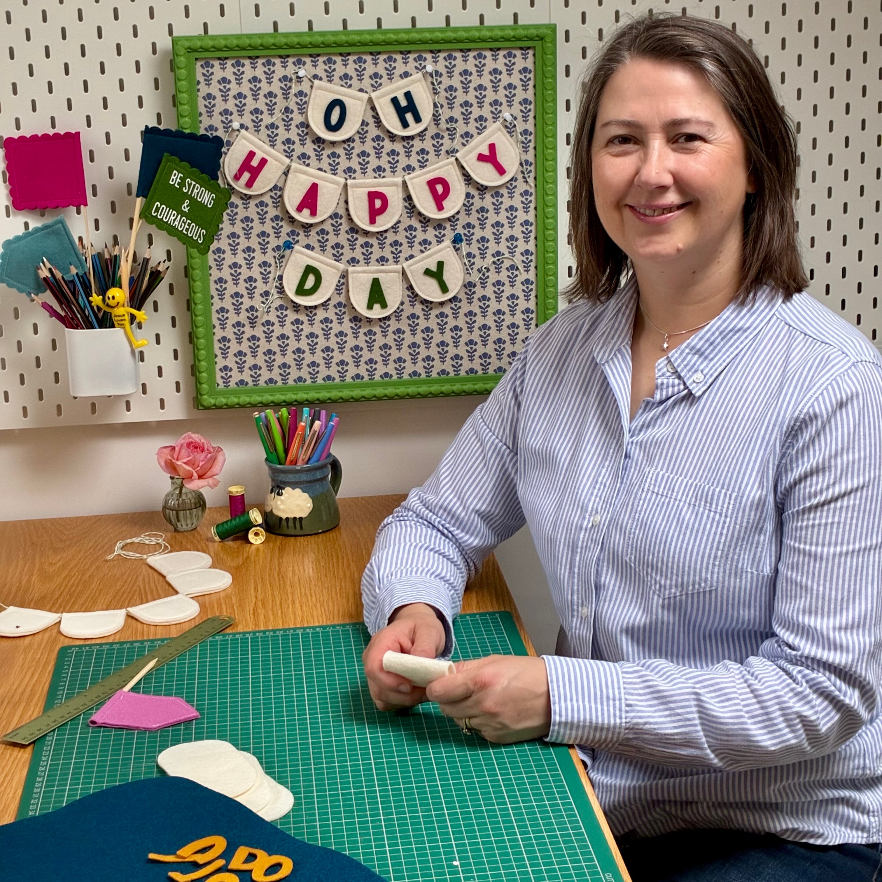 Hands at work - Oh Happy Day Studio