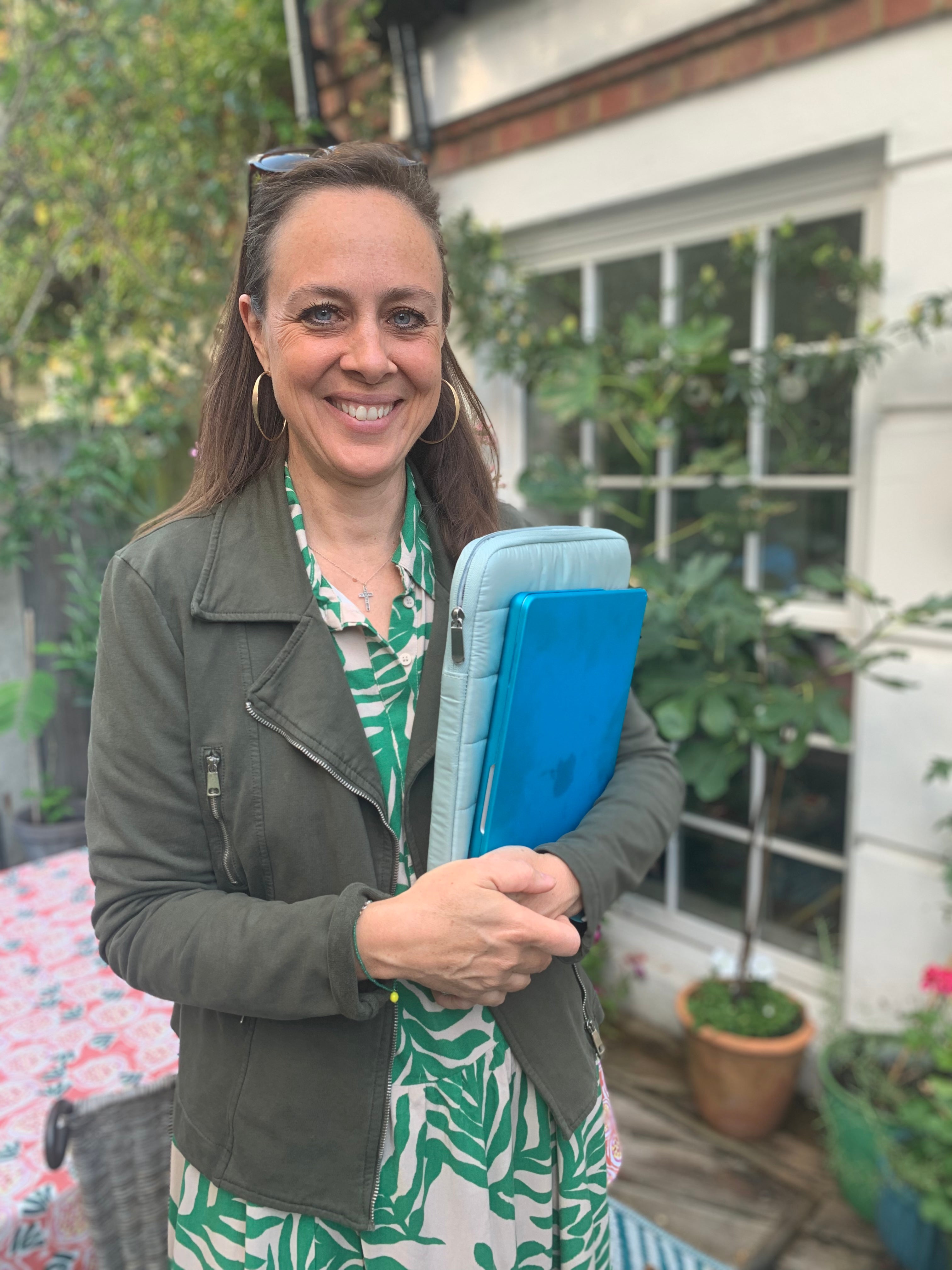 Hands at work - Fieldnote